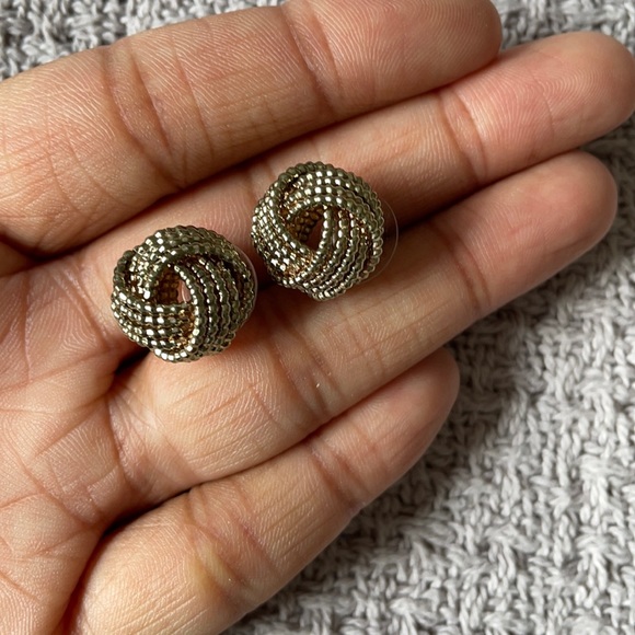 VINTAGE Knot Earrings - Picture 1 of 2